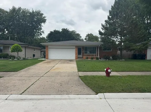$285,000 | 35695 Bonneville Drive, Sterling Heights, MI 48312