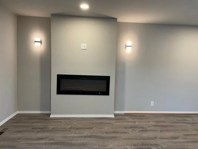 $285,000 | 35695 Bonneville Drive, Sterling Heights, MI 48312