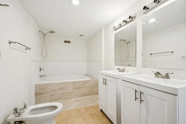 $599,900 | 2336 West Taylor Street, Chicago, IL 60612