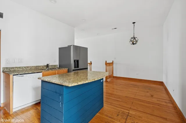 $599,900 | 2336 West Taylor Street, Chicago, IL 60612