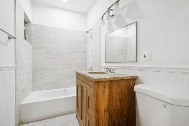 $599,900 | 2336 West Taylor Street, Chicago, IL 60612