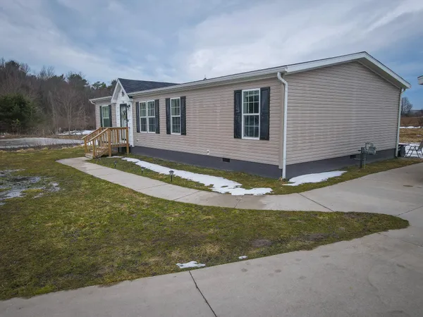 $255,000 | 104 Evans Way, Scottville, MI 49454