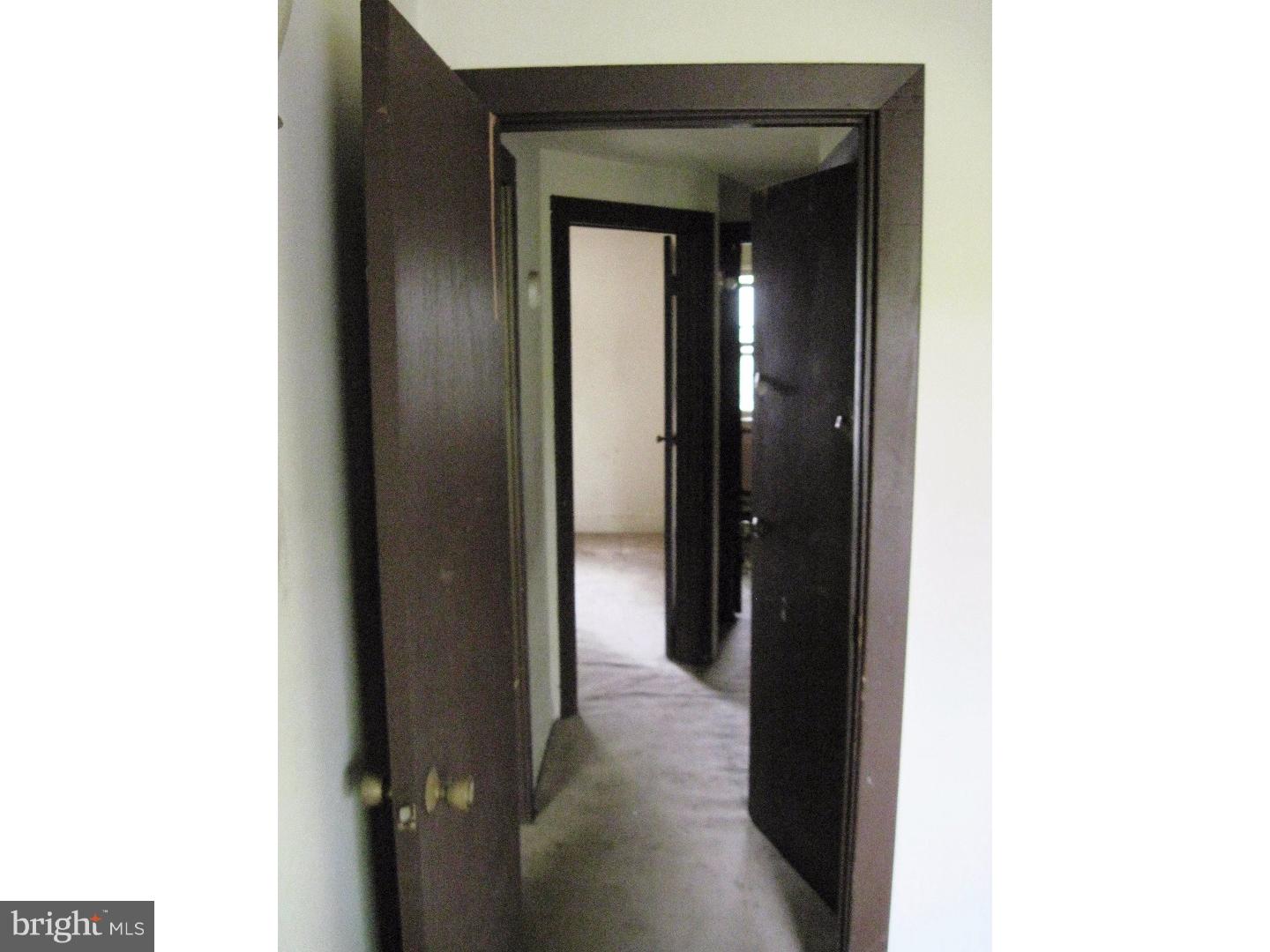 2862 Yorkship Road Camden, NJ 08104 - Photo 11 of 13 Hallway