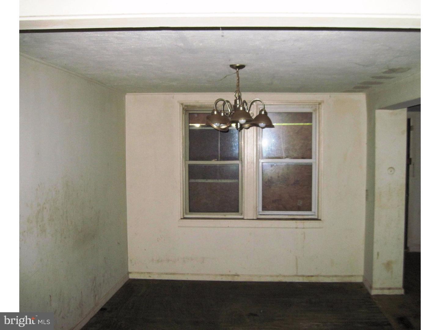 2862 Yorkship Road Camden, NJ 08104 - Photo 5 of 13 Dining Room