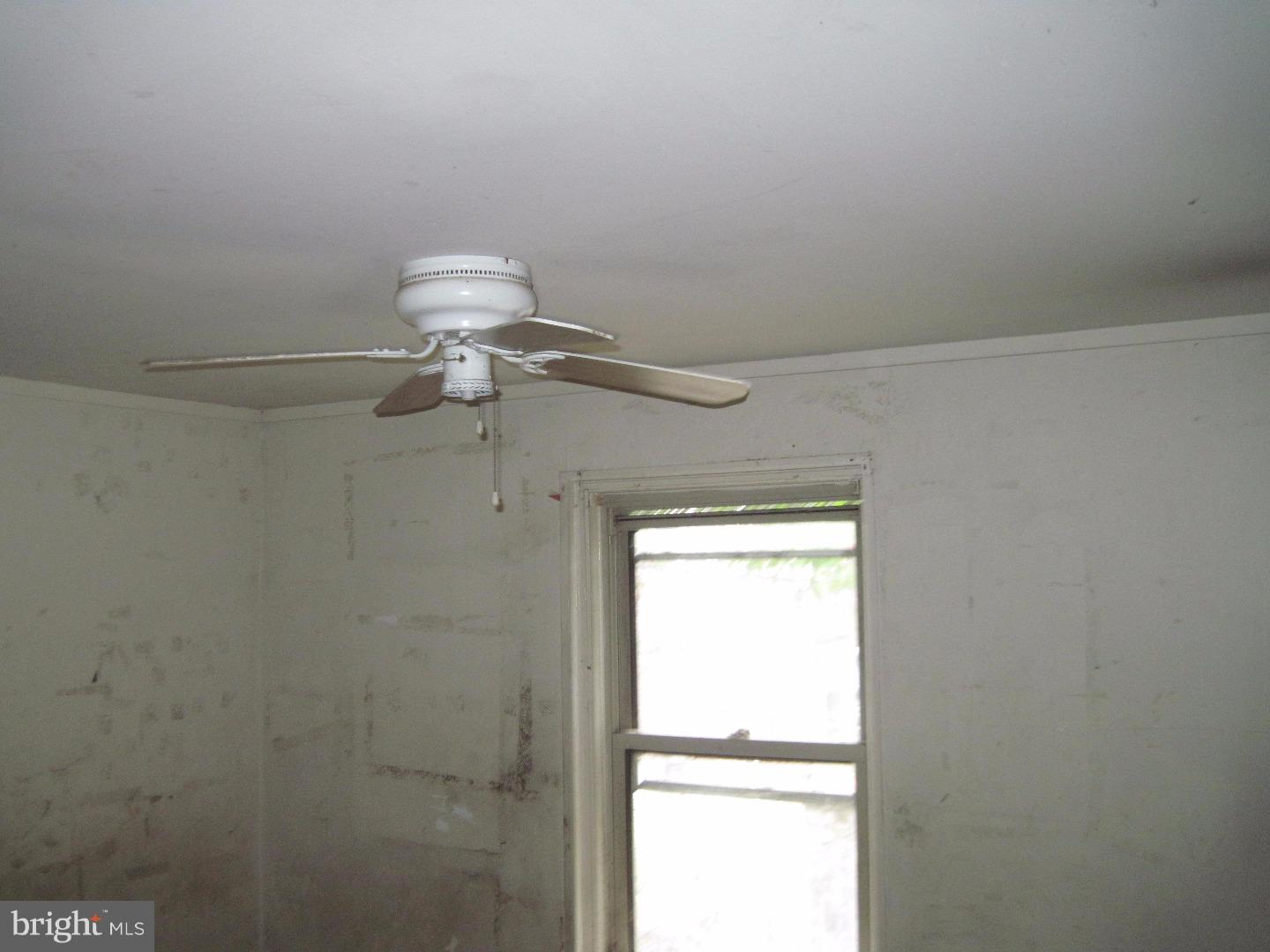 2862 Yorkship Road Camden, NJ 08104 - Photo 8 of 13 Bedroom - Main