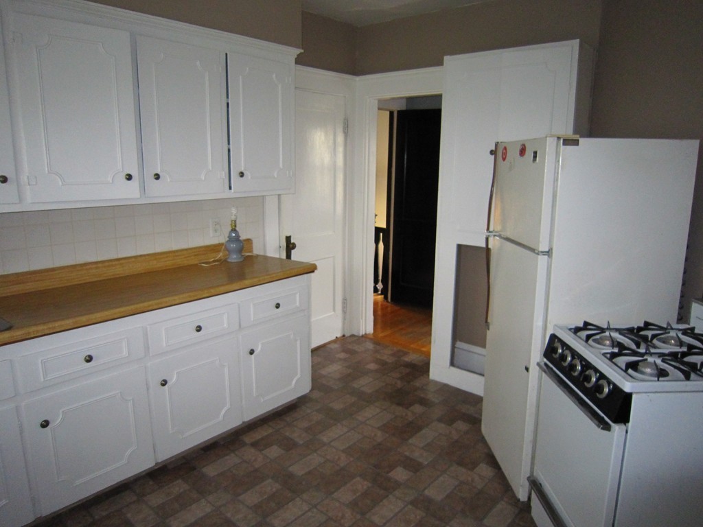 27 Barton Street Waltham, MA 02453 - Photo 11 of 19