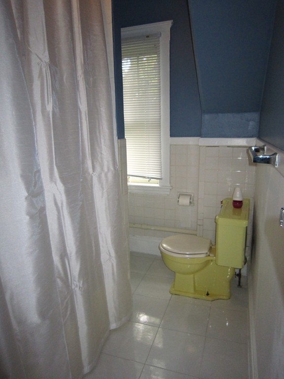 27 Barton Street Waltham, MA 02453 - Photo 15 of 19