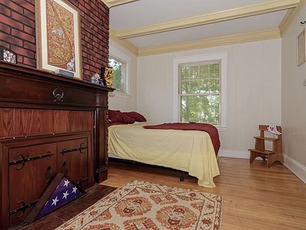 27 Barton Street Waltham, MA 02453 - Photo 3 of 19