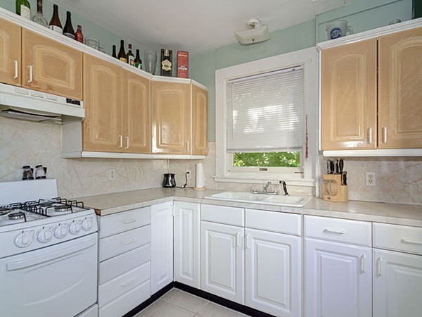 27 Barton Street Waltham, MA 02453 - Photo 4 of 19