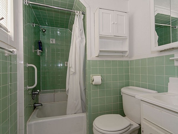 27 Barton Street Waltham, MA 02453 - Photo 9 of 19