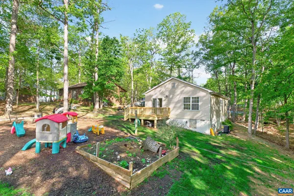 $265,700 | 31 Woodlawn Drive, Palmyra, VA 22963