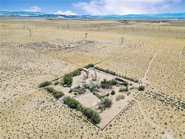 $350,000 | 45200 Camelot Drive, Yermo, CA 92398