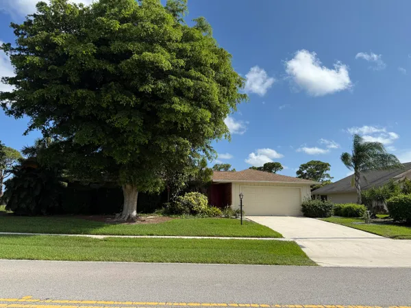 $1,200 | 2507 Canterbury Drive North, Riviera Beach, FL 33407
