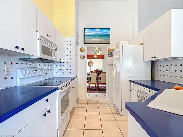 $449,000 | 5300 Andover Drive, Unit 202, Naples, FL 34110