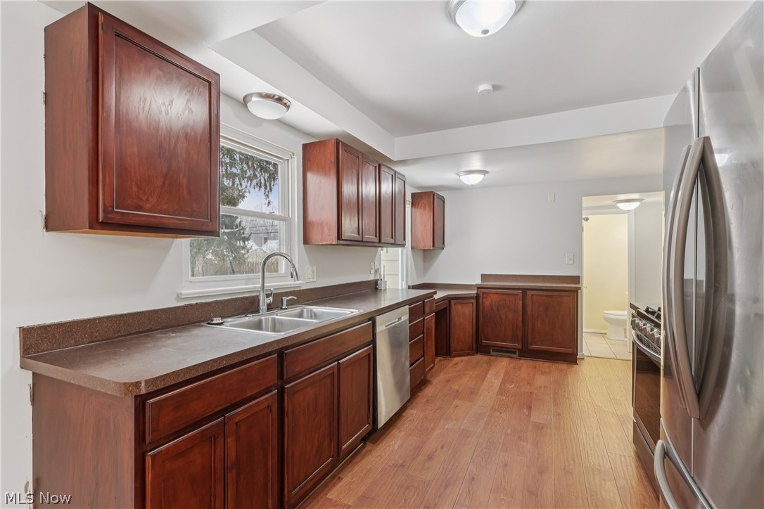 4480 Birchwold Road Cleveland, OH 44121 - Photo 10 of 30