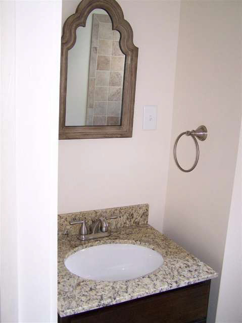 4106 East Pierson Road Flint, MI 48506 - Photo 9 of 21 20375214-8.JPG