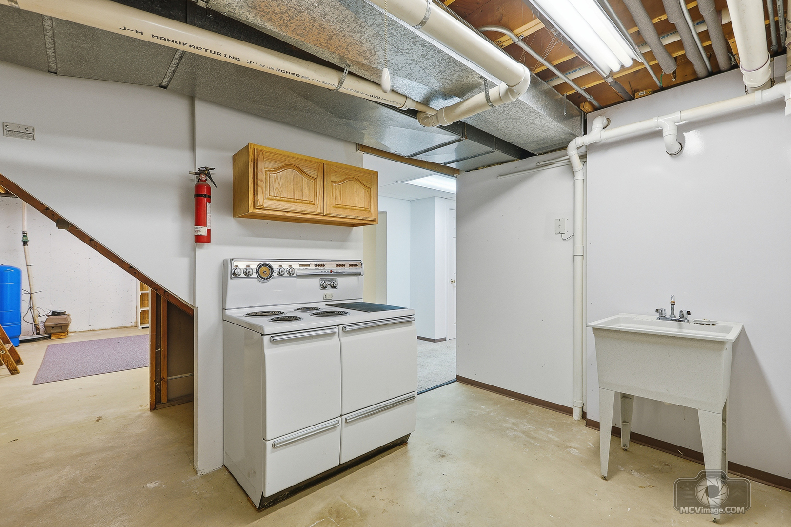 24711 South Sycamore Street Elwood, IL 60421 - Photo 24 of 38 a utility room with dryer and washer