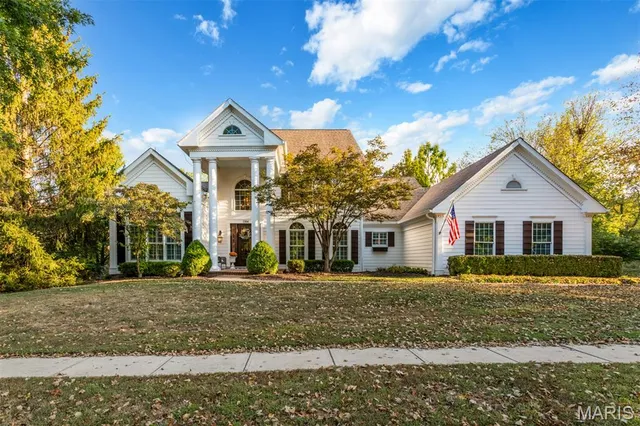 $1,250,000 | 1084 Greystone Manor Parkway, Chesterfield, MO 63005