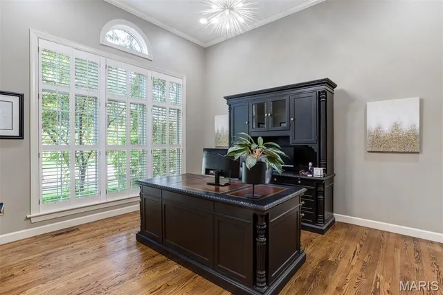 $1,250,000 | 1084 Greystone Manor Parkway, Chesterfield, MO 63005