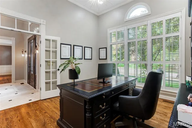 $1,250,000 | 1084 Greystone Manor Parkway, Chesterfield, MO 63005