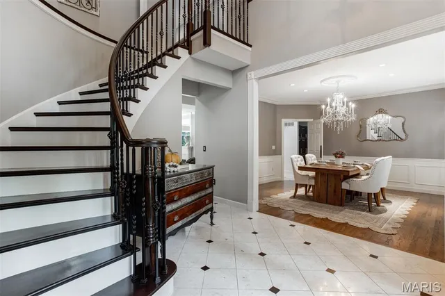 $1,250,000 | 1084 Greystone Manor Parkway, Chesterfield, MO 63005