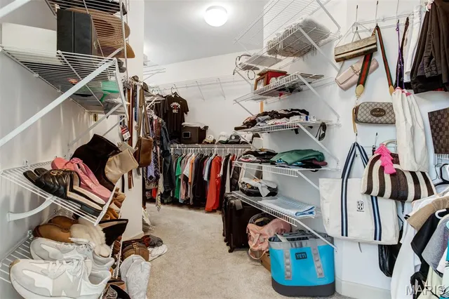 $1,250,000 | 1084 Greystone Manor Parkway, Chesterfield, MO 63005