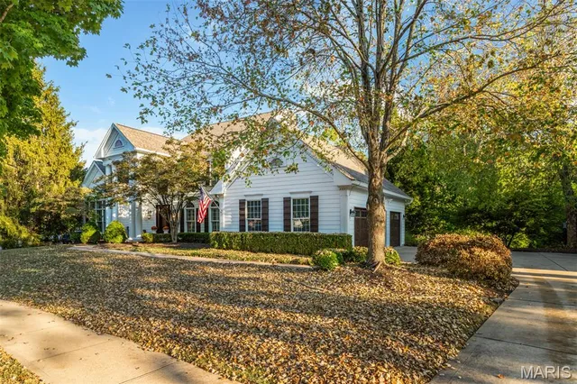 $1,250,000 | 1084 Greystone Manor Parkway, Chesterfield, MO 63005