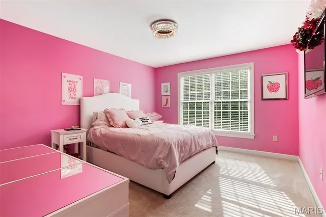 $1,250,000 | 1084 Greystone Manor Parkway, Chesterfield, MO 63005