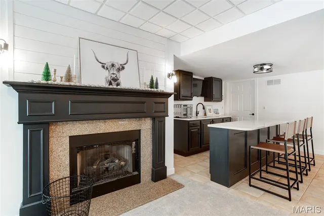 $1,250,000 | 1084 Greystone Manor Parkway, Chesterfield, MO 63005