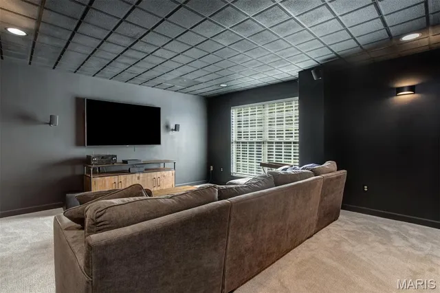 $1,250,000 | 1084 Greystone Manor Parkway, Chesterfield, MO 63005