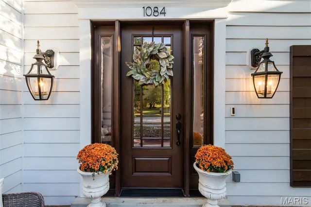 $1,250,000 | 1084 Greystone Manor Parkway, Chesterfield, MO 63005