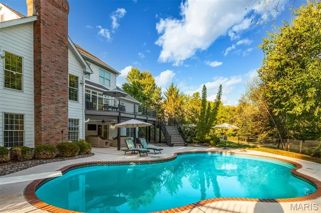 $1,250,000 | 1084 Greystone Manor Parkway, Chesterfield, MO 63005