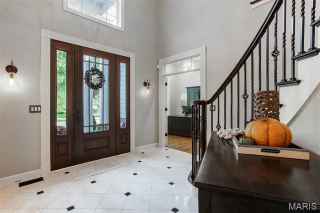 $1,250,000 | 1084 Greystone Manor Parkway, Chesterfield, MO 63005