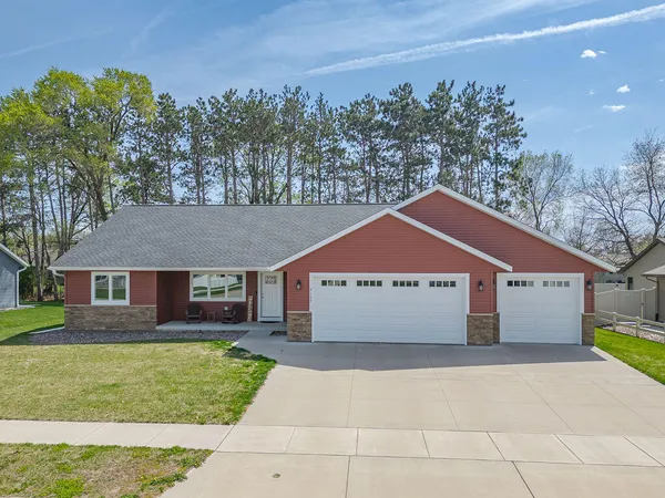 $460,000 | 2102 Prairie Place, Holmen, WI 54636