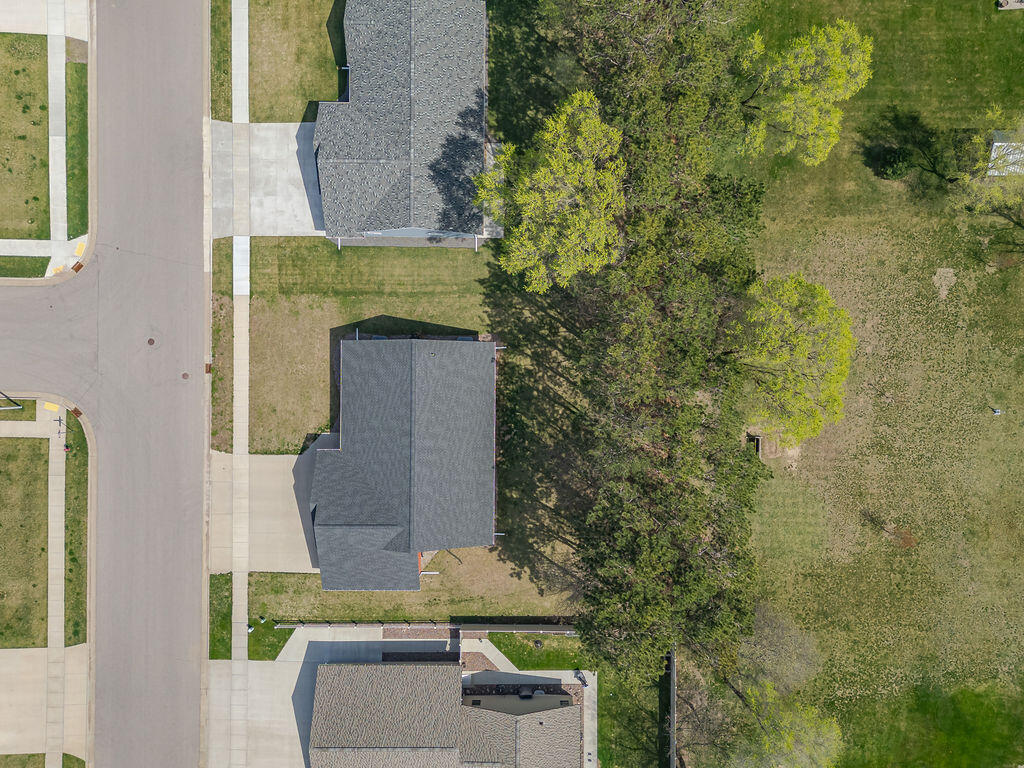 2102 Prairie Place Holmen, WI 54636 - Photo 34 of 41 5DD5A813-A5EB-485B-8107-24C8CEECAB3E