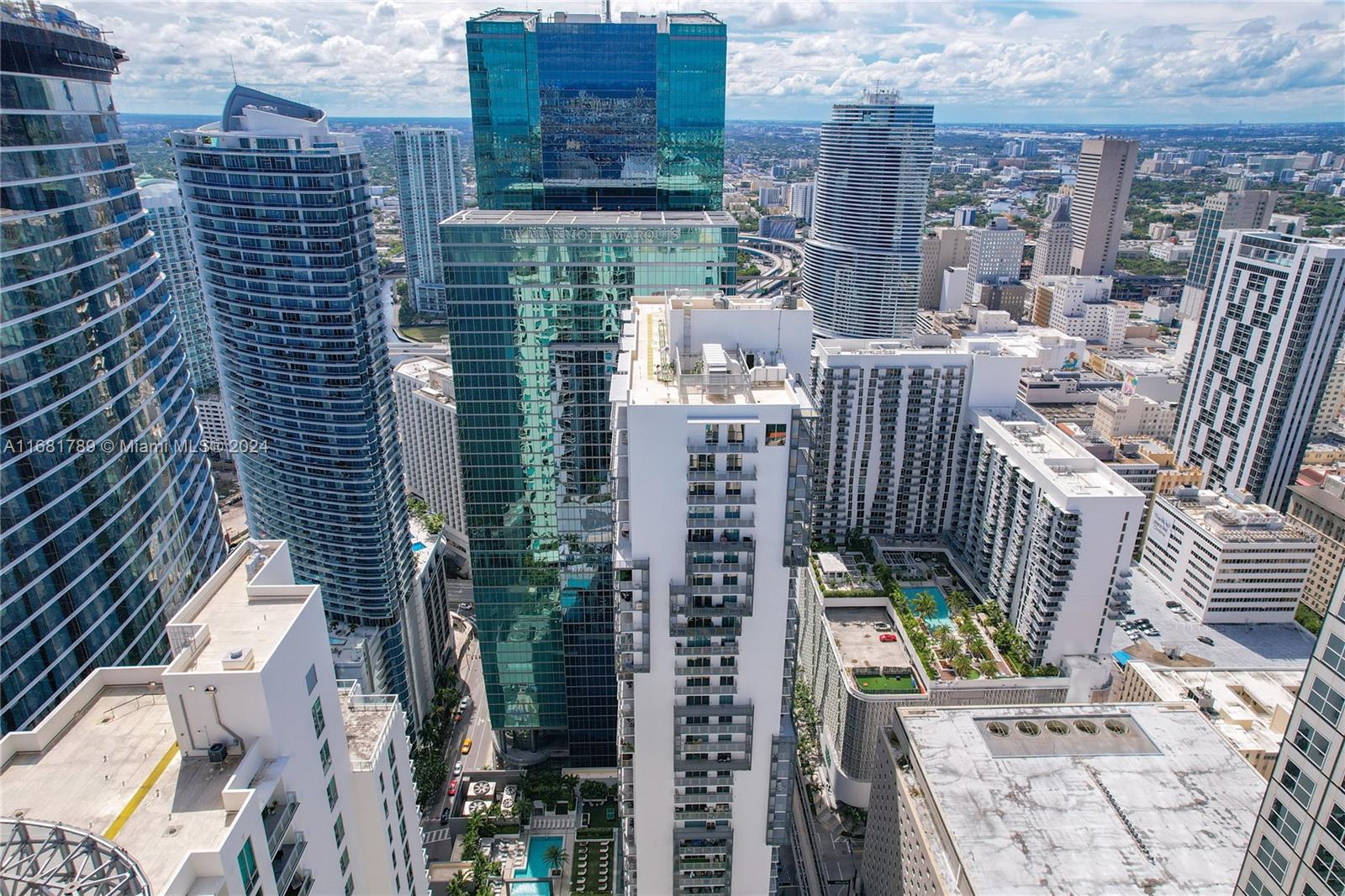 340 Southeast 3rd Street, Unit 1802 Miami, FL 33131 - Photo 33 of 36 a picture of city view