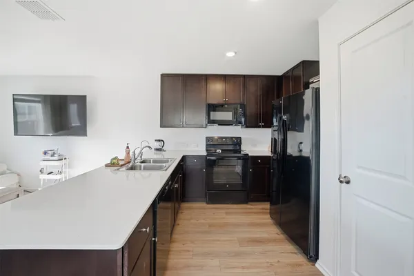 $1,650 | 625 Marty Allen Loop, Jarrell, TX 76537