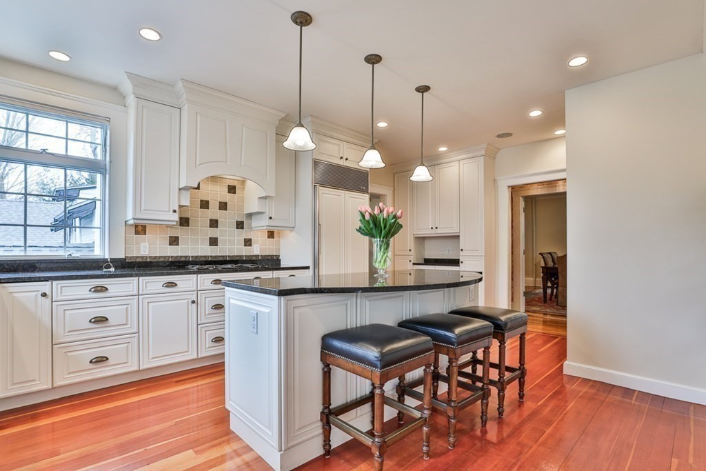 20 Meredith Circle Milton, MA 02186 - Photo 6 of 41