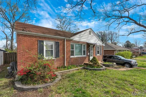 $130,000 | 9107 Harold Drive, Berkeley, MO 63134