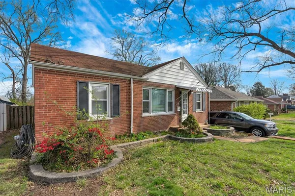 $130,000 | 9107 Harold Drive, Berkeley, MO 63134