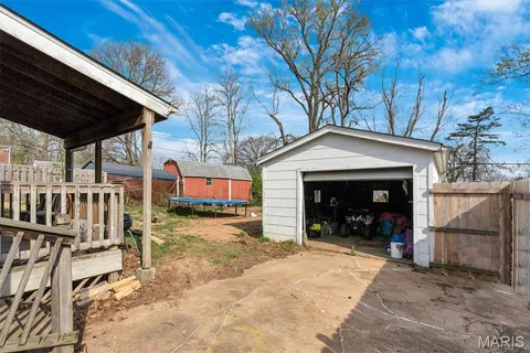 $130,000 | 9107 Harold Drive, Berkeley, MO 63134