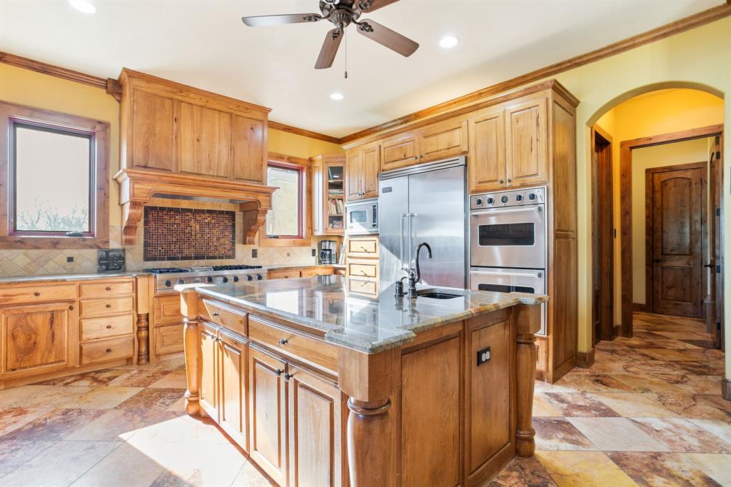 1561 Fm 934 Blum, TX 76627 - Photo 11 of 40