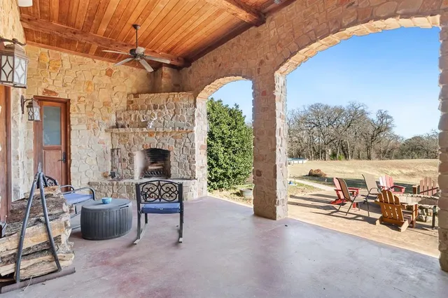 $3,999,999 | 1561 Fm 934, Blum, TX 76627