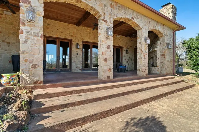 $3,999,999 | 1561 Fm 934, Blum, TX 76627