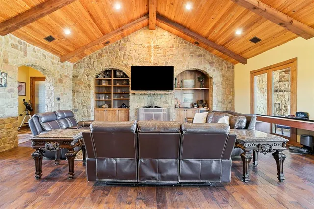 $3,999,999 | 1561 Fm 934, Blum, TX 76627