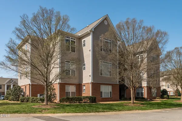 $209,900 | 2511 Huntscroft Lane, Unit 303, Raleigh, NC 27617