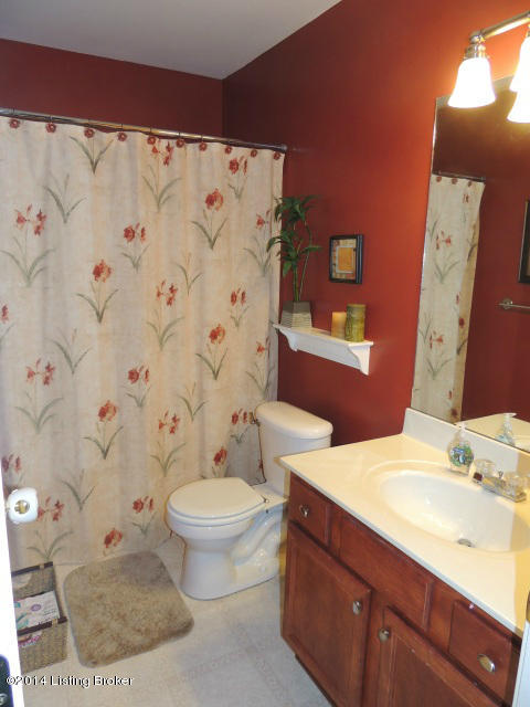 7206 Quindero Run Road Louisville, KY 40228 - Photo 16 of 21 Bathroom;