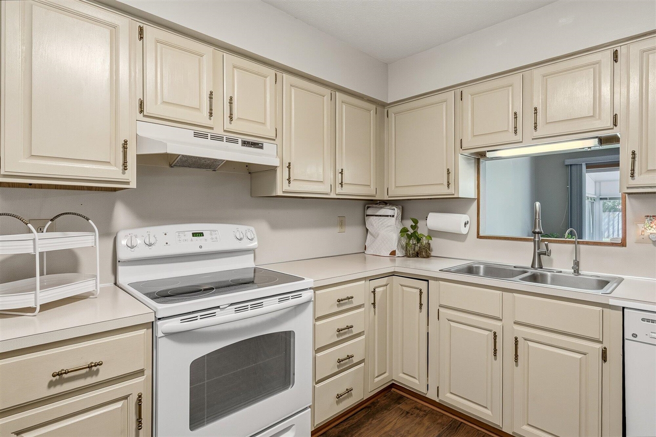5128 Green Meadow Road Kalamazoo, MI 49009 - Photo 10 of 25