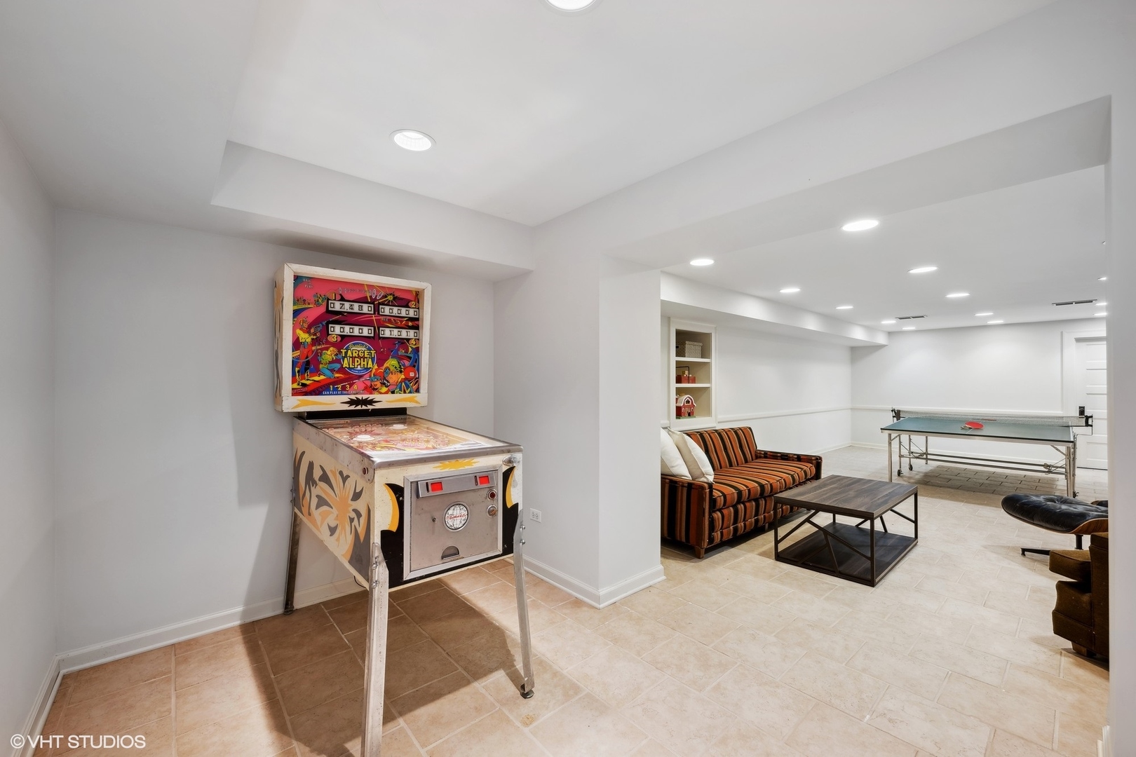 36 Indian Hill Road Winnetka, IL 60093 - Photo 39 of 51 a living room with furniture
