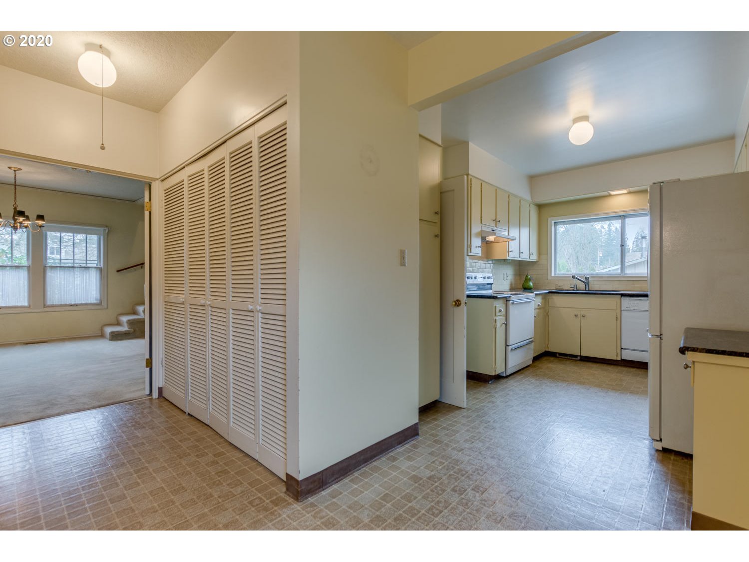 8101 Southwest Locust Street Portland, OR 97223 - Photo 5 of 19 Gallery Image 5